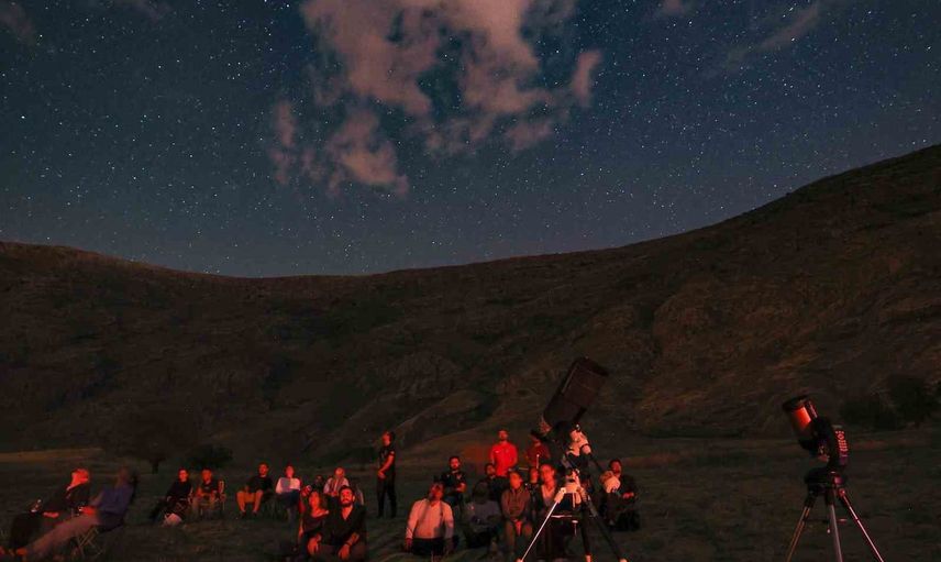 Bitlis'te gökyüzü haftası: Van Gölü'nde teleskop ve meteor şöleni