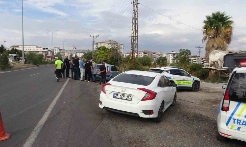 sınır kapısı yolunda çarpışma: motosiklet sürücüsü ağır yaralandı