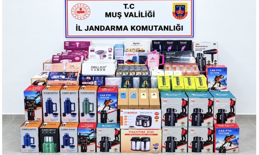 Muş'ta piyasaya sürülmek üzere hazırlanan 237 kaçak ürün yakalandı