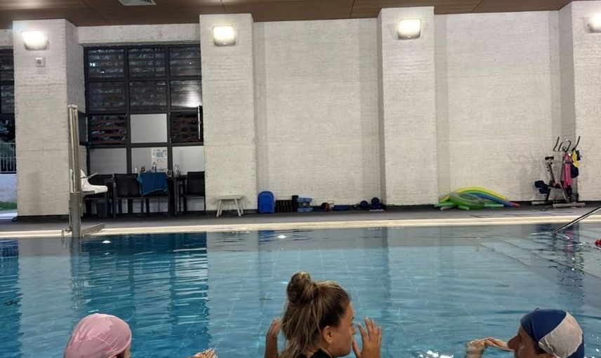 Beyaz bastonlardan kulaçlara: Denizli'de görme engellilere özel yüzme projesi