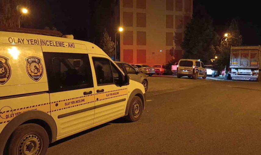 Çanaklı'da sokak kavgası kanlı bitti: 26 yaşındaki genç ağır yaralandı