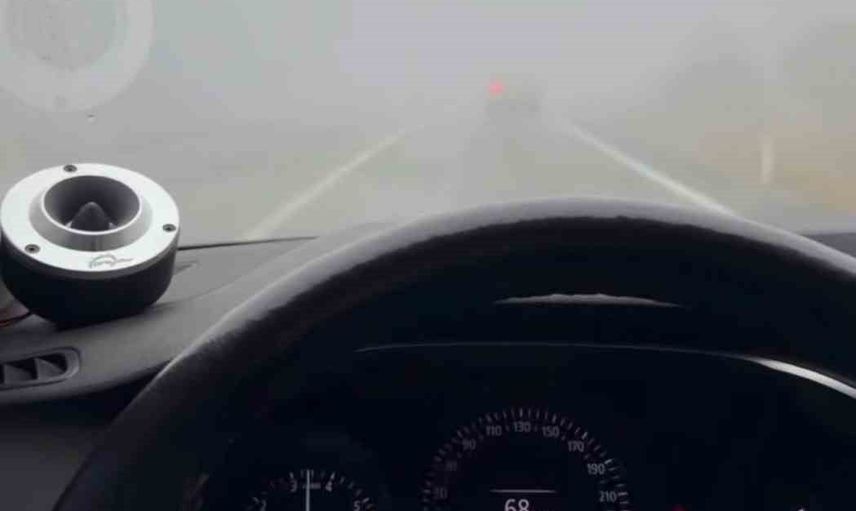 Sis gece trafiğini sekteye uğrattı, görüş 30 metreye kadar düştü