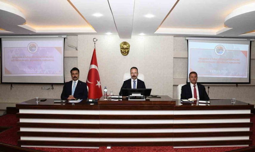 Ardahan'da eğitim hedefleri konuşuldu: Yamlı başkanlığında değerlendirme toplantısı