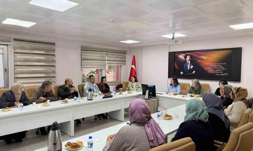 Koruyucu ailelikte güvenli bağlanma ve iletişim vurgusu Bayburt'ta