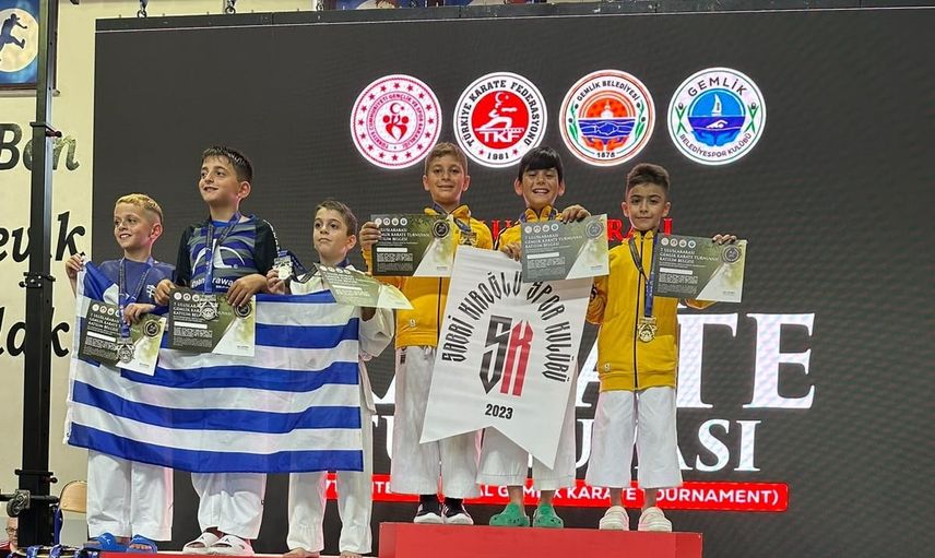 Düzceli karateciler Gemlik'te üç madalya ile döndü