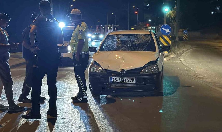 Eskişehir'de trafik kazasında ehliyetsiz motosiklet sürücüsü ağır yaralandı