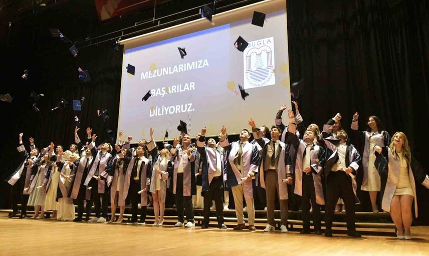 MSKÜ'den 33 genç diş hekimi mesleğe adım attı