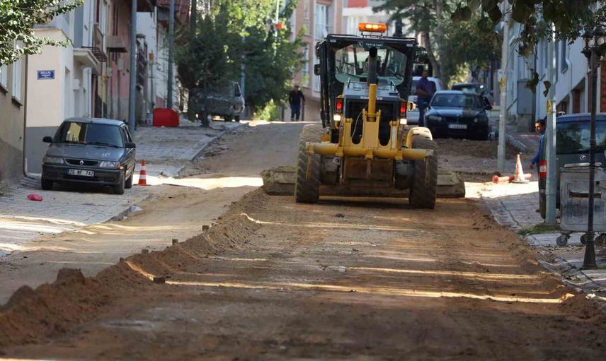 Söğüt’te sokaklar yeni parke taşlarına kavuşuyor