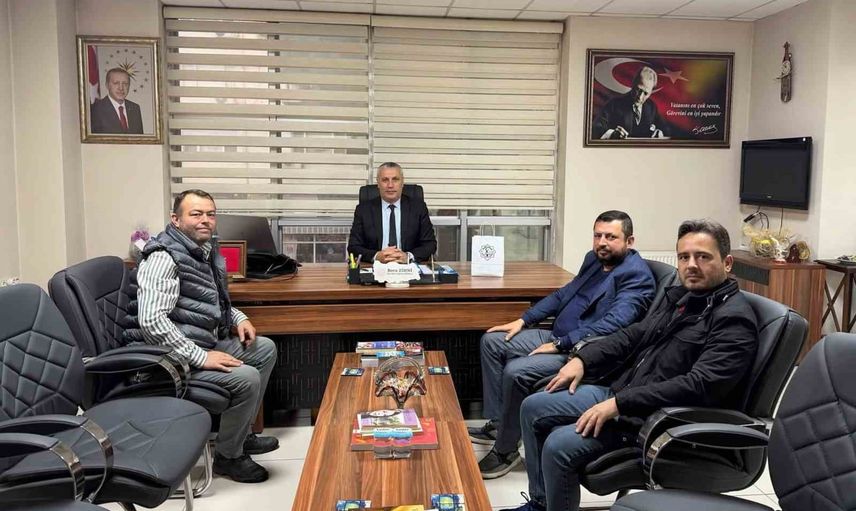 Burhaniye'de Yörük Türkmen Derneği'nden ilçe millî eğitim müdürüne ziyaret