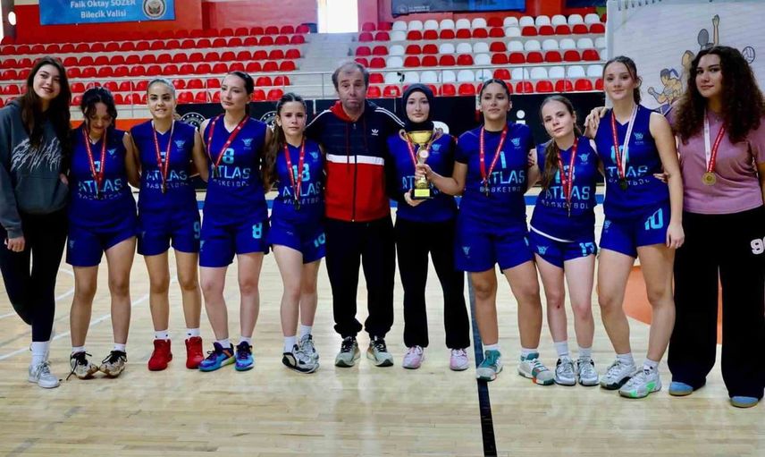 Bilecik'te genç kız basketbolunda kupalar sahiplerini buldu
