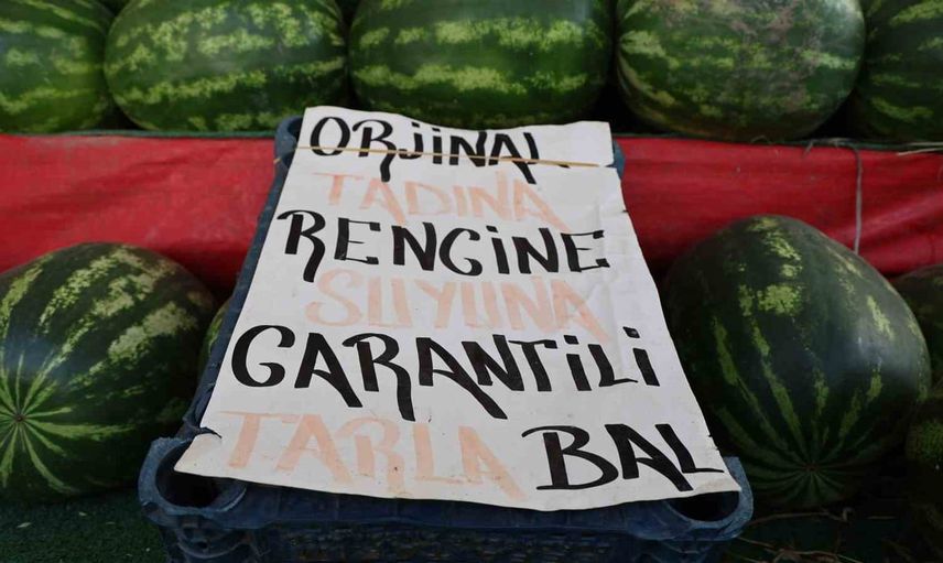 Kırşehir pazarlarında yazın ferahlatanı karpuz