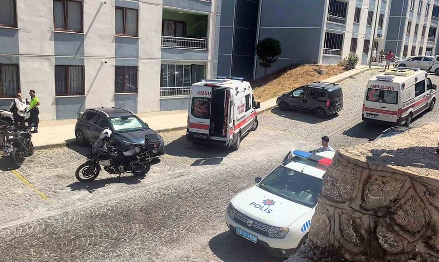 Balkondan içeri giren arkadaşlar buldu: Menteşe'de aynı dairede iki kişi ölü bulundu