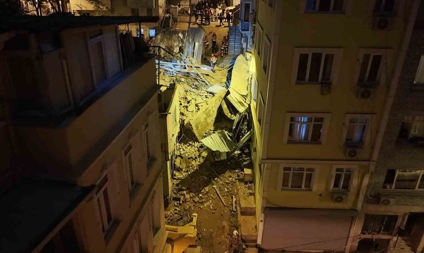 Beyoğlu'nda çöken binanın enkazında yaşam izi aranması sona erdi