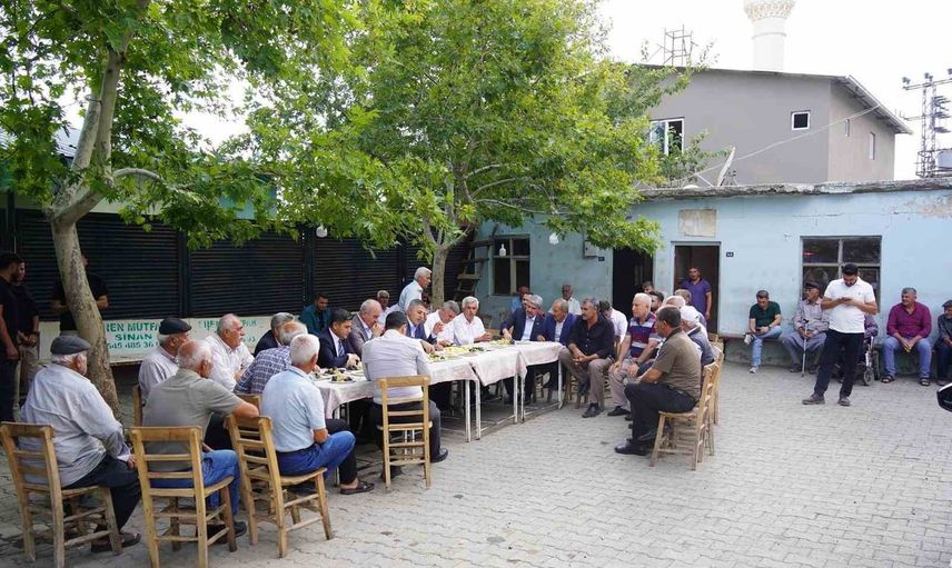 Milletvekili İshak Şan Tut ilçesinde köy ziyaretlerinde talepleri dinledi