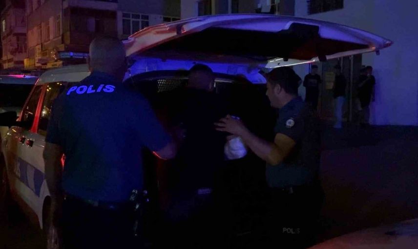 Bıçaklı kavga Kocasinan'da: polis kovalamacası kamerada