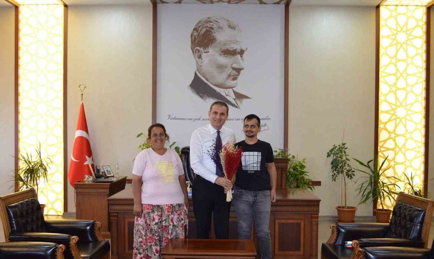 Görme engelli Özcan Şaylı Karamanoğlu Mehmetbey Üniversitesi'ni kazandı