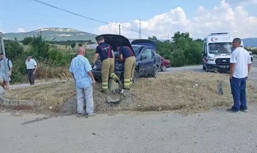 Konarı ve Karşıyaka'da iki ayrı kazada dört kişi yaralandı