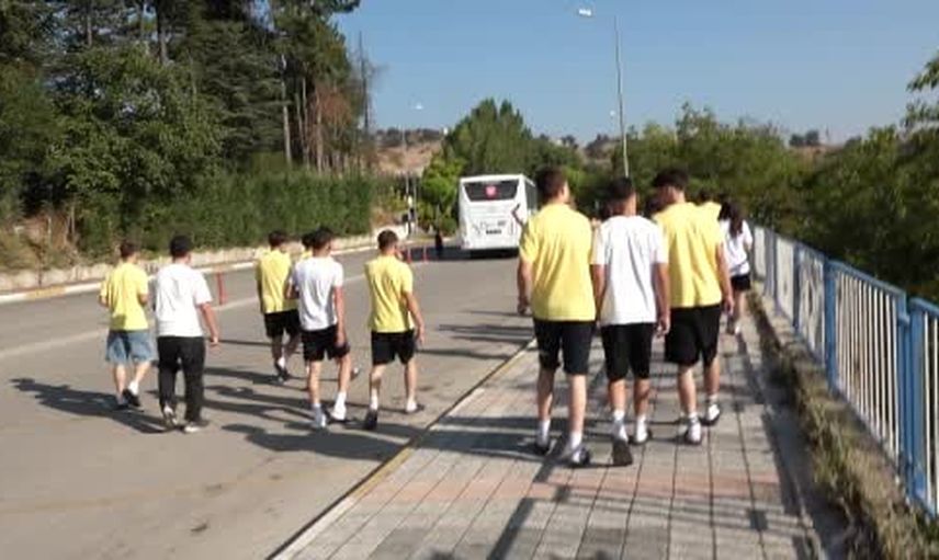 Dursunbeyli gençler Gömeç Dalış Köyü'nde denizle buluştu