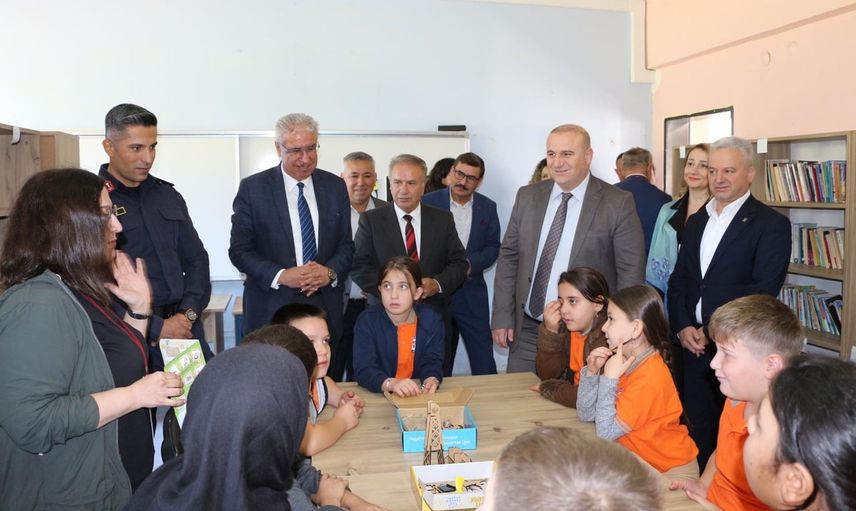 Köyden geleceğe bilim köprüsü: Köşk Başçayır Ortaokulu'nda bilim fuarı kapılarını açtı