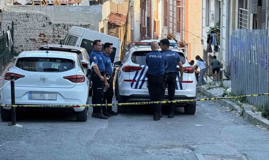 Kötü koku ihbarı sonrası Şişli’de 25 yaşındaki genç evinde ölü bulundu