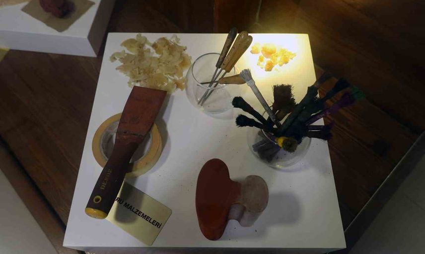 Ebru ile suya yansıtılan ruh: Sakarya'da geleneksel sanat gençlerle buluşuyor