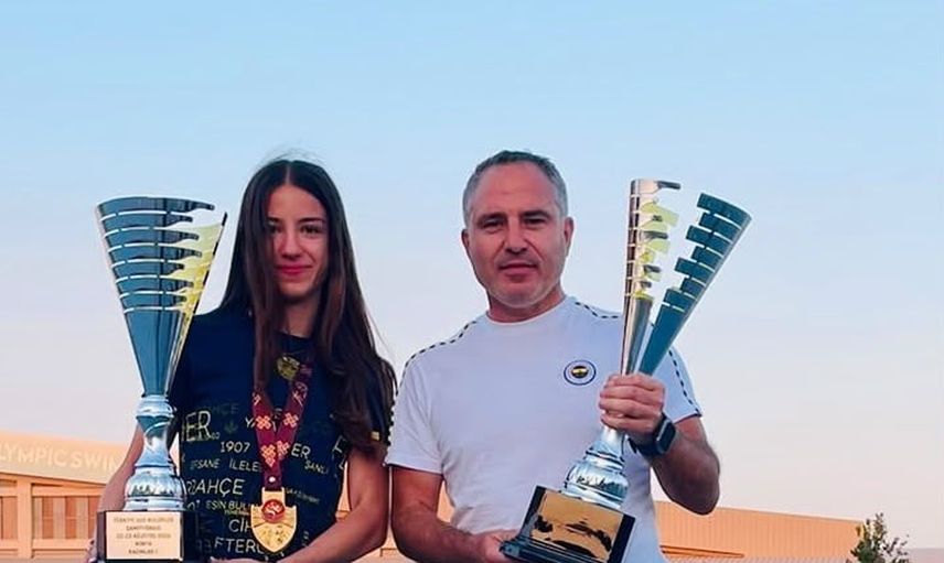 Genç sprinter Zülal Gültepe üç birincilikle 200 metrede tarihe geçti