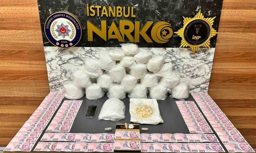 Avcılar'da iki katlı binada operasyon: 20 kilo 525 gram uyuşturucu ele geçirildi