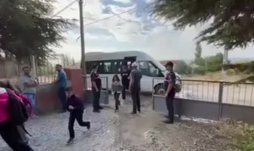 okul yollarında güvenlik seferberliği: jandarma servisleri tek tek denetliyor