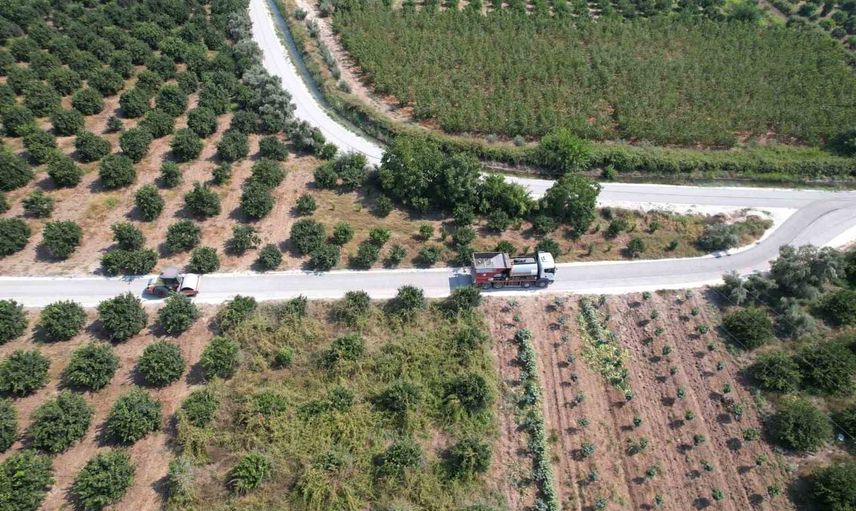 Akdeniz'de köy yolları soğuk asfaltla üretici dostu hale geliyor