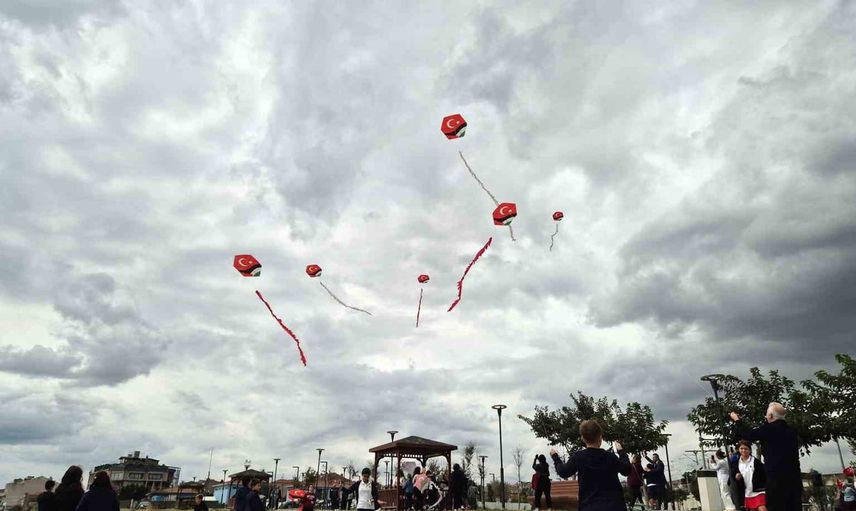 Gökyüzüne umut bırakan çocuklar Tekirdağ'dan Gazze'ye barış uçurtmaları