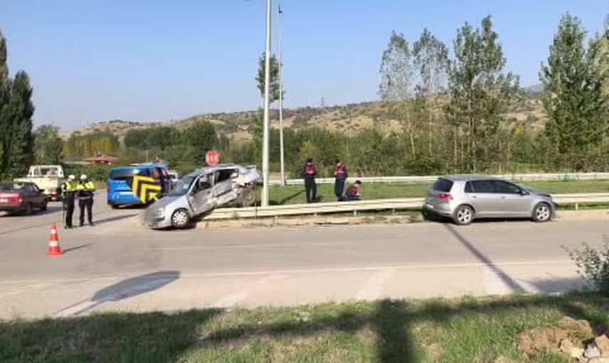Almus'ta kavşak kazası: Tokat'ta dört kişi yaralandı