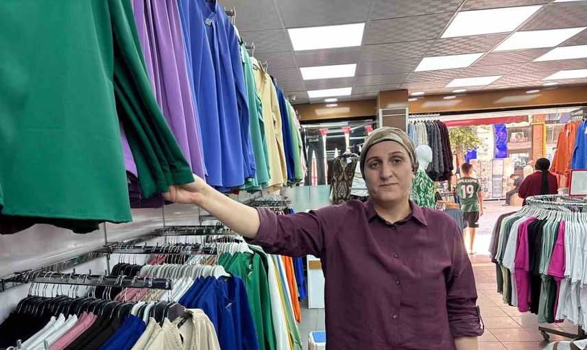 Yaz sıcaklarında kumaş ve renk seçimi: esnaftan tensel ve viskon önerisi
