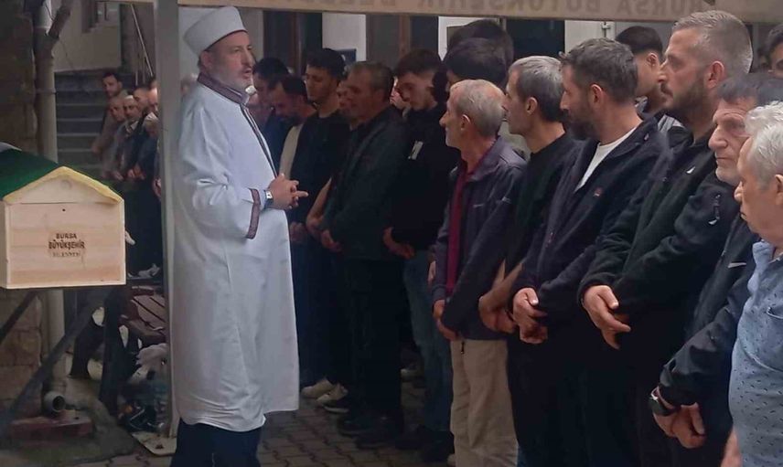 Motosiklet kazasında hayatını kaybeden genç Orhangazi'de son yolculuğuna uğurlandı