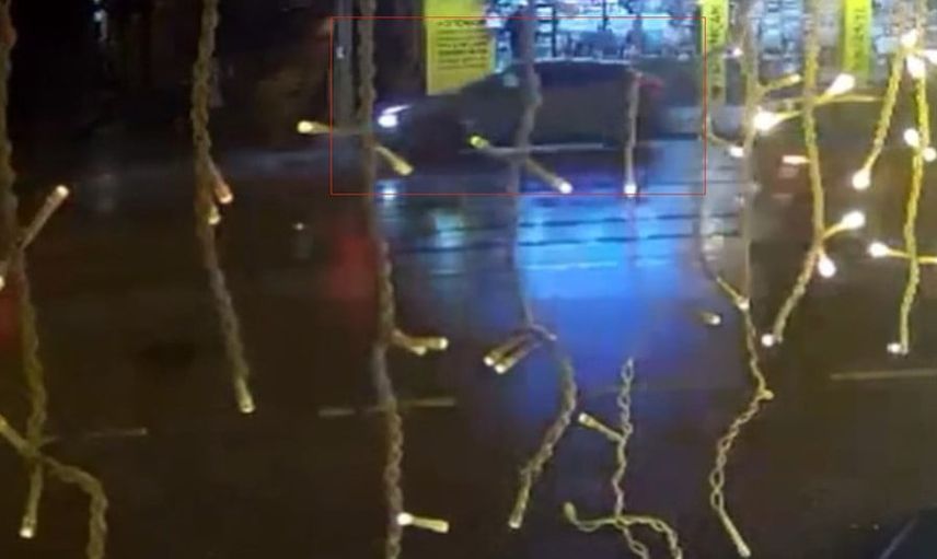 Eskişehir'de kıvılcım saçan kaza: suv konteyner ve elektrik panosuna çarptı