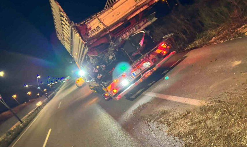 Altınözü'nde gece kazası: 19 yaşındaki motosiklet sürücüsü yaşamını yitirdi