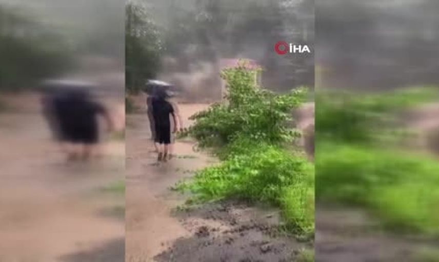 Selin izleri Giresun'da yollar dereye döndü, köyde hidroelektrik santral zarar gördü