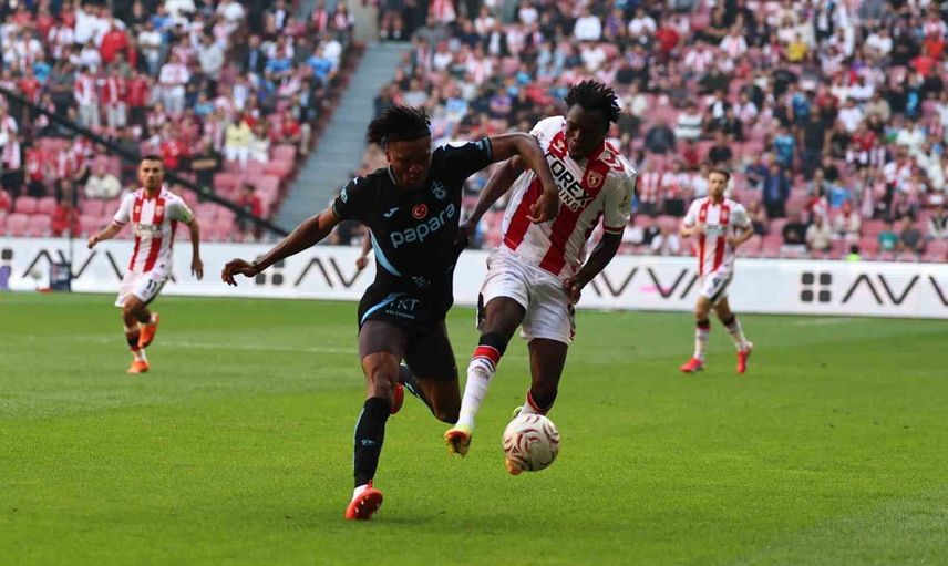 Trabzonspor ilk yarıda Muçi, Nwaiwu ve Dju ile 3-0 öne geçti