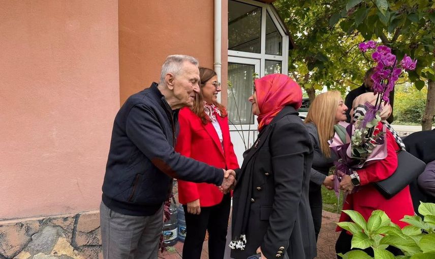 Milli eğitim müdüründen şehit ailesine anlamlı ziyaret