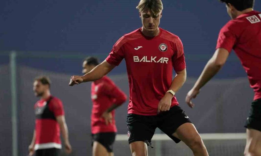 Burak Yılmaz ile Çorum FK Antalya kampında yeni sayfa açtı