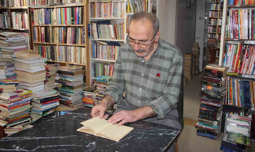 Erzurum'da sahafta ortaya çıkan Petrov'un 1928 Osmanlıca baskısı koleksiyona alındı