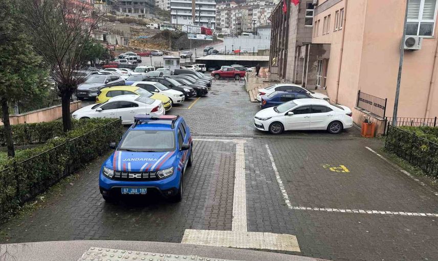 Alaplı'da jandarmadan operasyon: iki firari hükümlü yakalandı