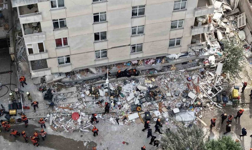 Maltepe'de çöken yapıda projeye uyumsuzluk ve 'yüzde 50 büyütme' iddiası