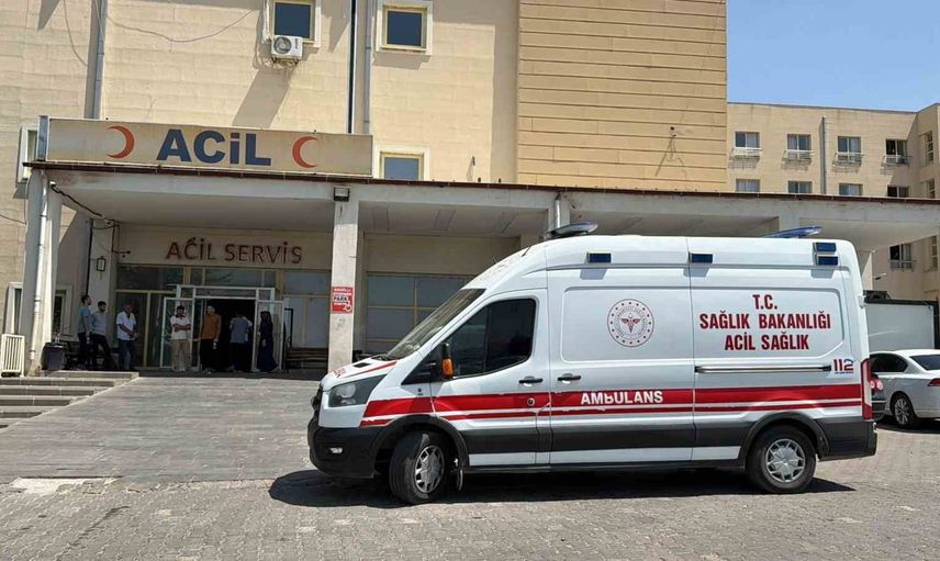 Fındık için yola çıkan işçilerin patpatı kaza yaptı: iki cenaze Siverek'te toprağa verildi