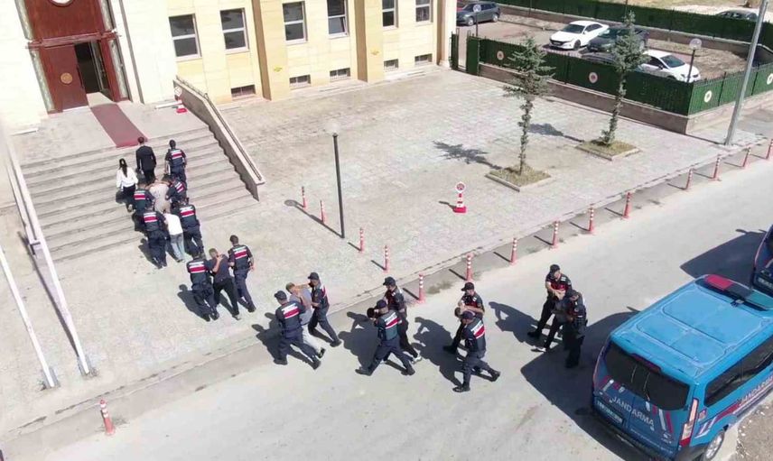 Sivas merkezli dolandırıcılık şebekesine operasyon: yıllık 850 milyon liralık hareket saptandı