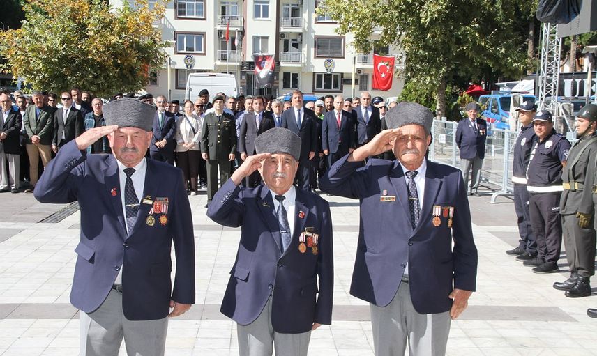 Kula’da 19 eylül'de gaziler ve şehitler saygıyla yad edildi