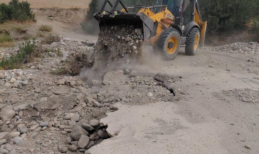 Babadağ’da yollar için beton hamlesi: üstyapı çalışmaları hızlandı