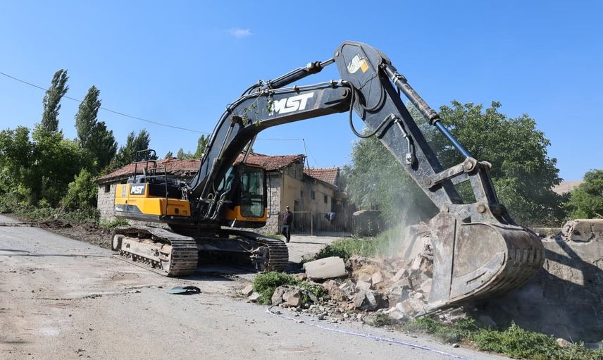 bünyan cezaevi-toki yolunda genişletme çalışmaları sürüyor