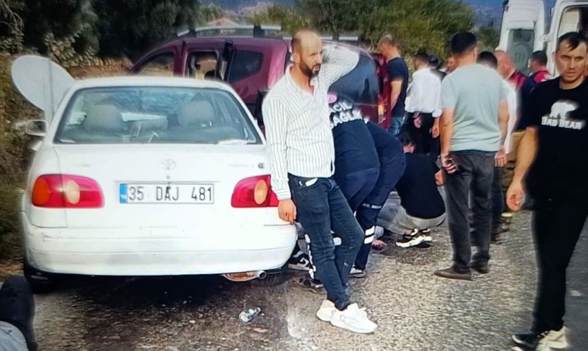 Kiraz'da sola dönüş yapan araca arkadan çarpma: 1'i ağır, 8 yaralı