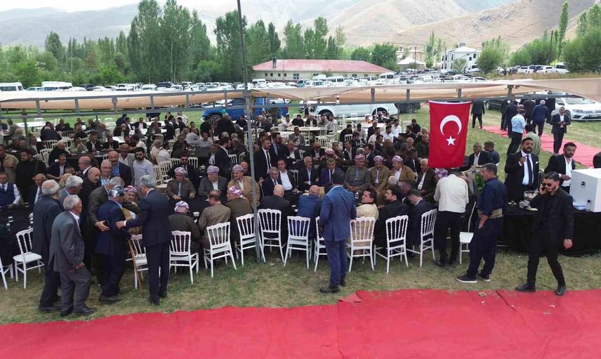 Cilo eteklerinde 15 bin kişilik düğünde birlik ve kardeşlik mesajı