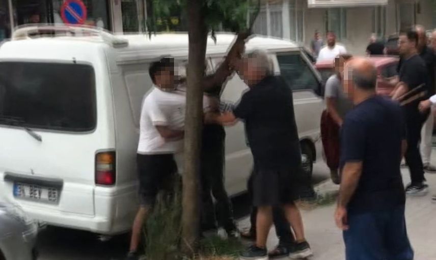 Avcılar'da kaldırım tartışması sopalı ve taşlı kavgaya dönüştü